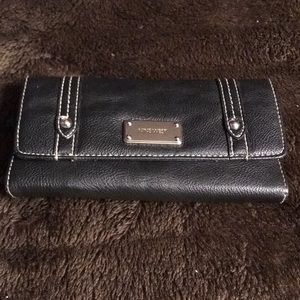 ‼️Sale Bundle & save‼️ NINE WEST Wallet Full-size